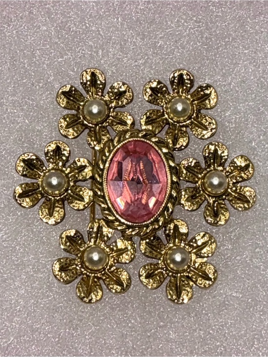 DK Jewelry - Vintage Gold Floral Brooch Pink & Pearl Stone